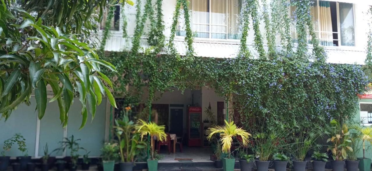 Bevary City Hotel Anuradhapura Esterno foto