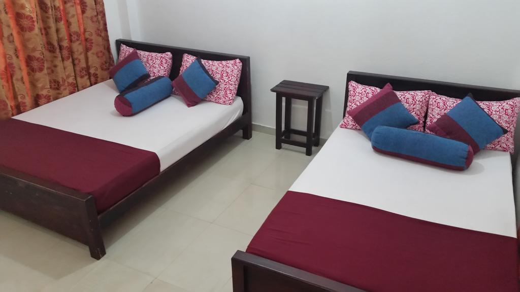 Bevary City Hotel Anuradhapura Esterno foto