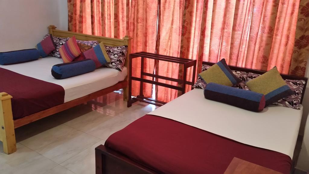 Bevary City Hotel Anuradhapura Esterno foto