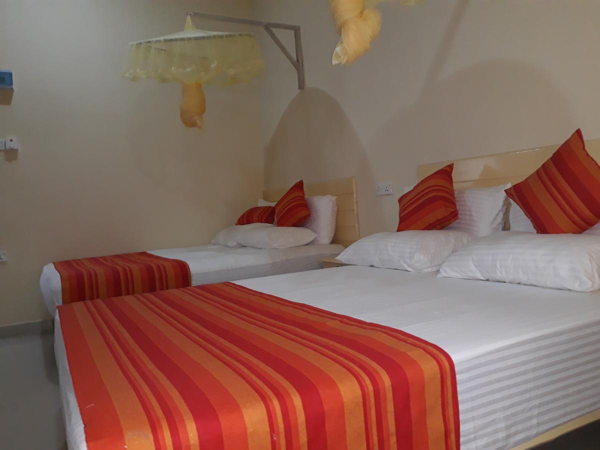 Bevary City Hotel Anuradhapura Esterno foto
