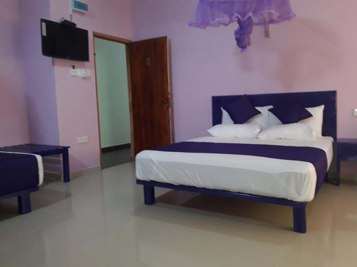 Bevary City Hotel Anuradhapura Esterno foto