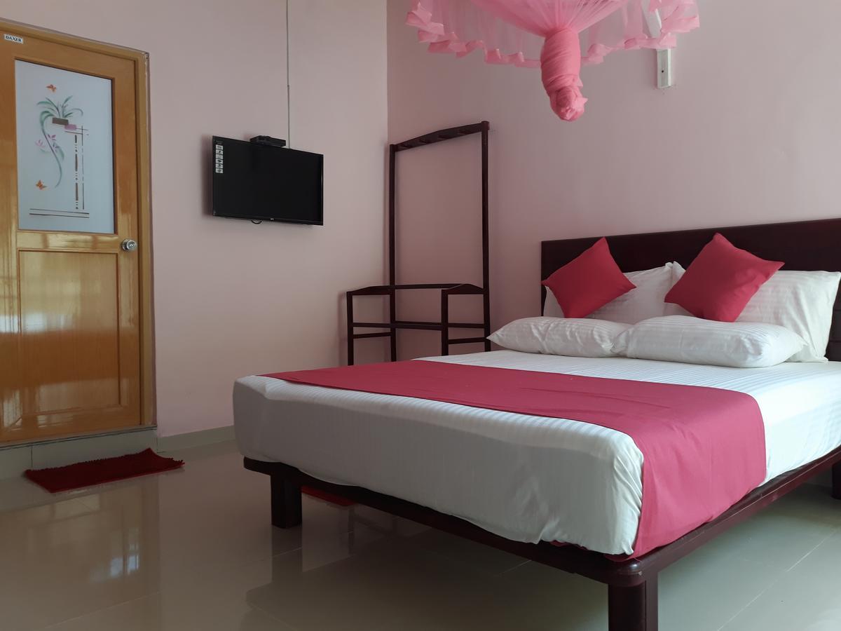 Bevary City Hotel Anuradhapura Esterno foto